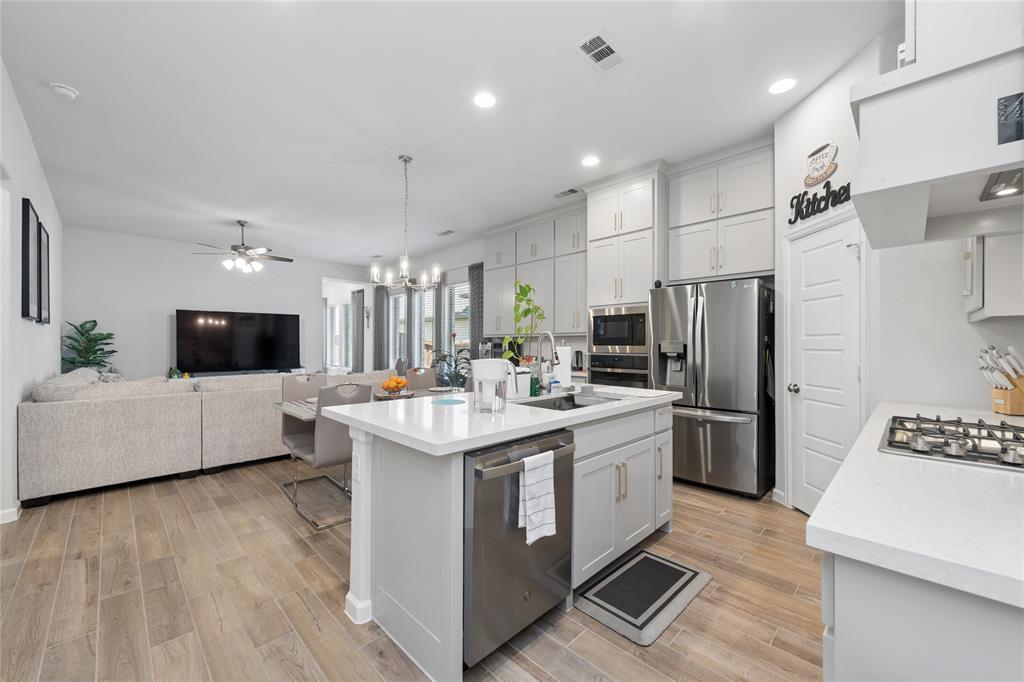 9108 Winding Creek Drive Property Photo 14