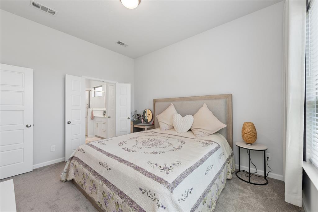 9108 Winding Creek Drive Property Photo 16