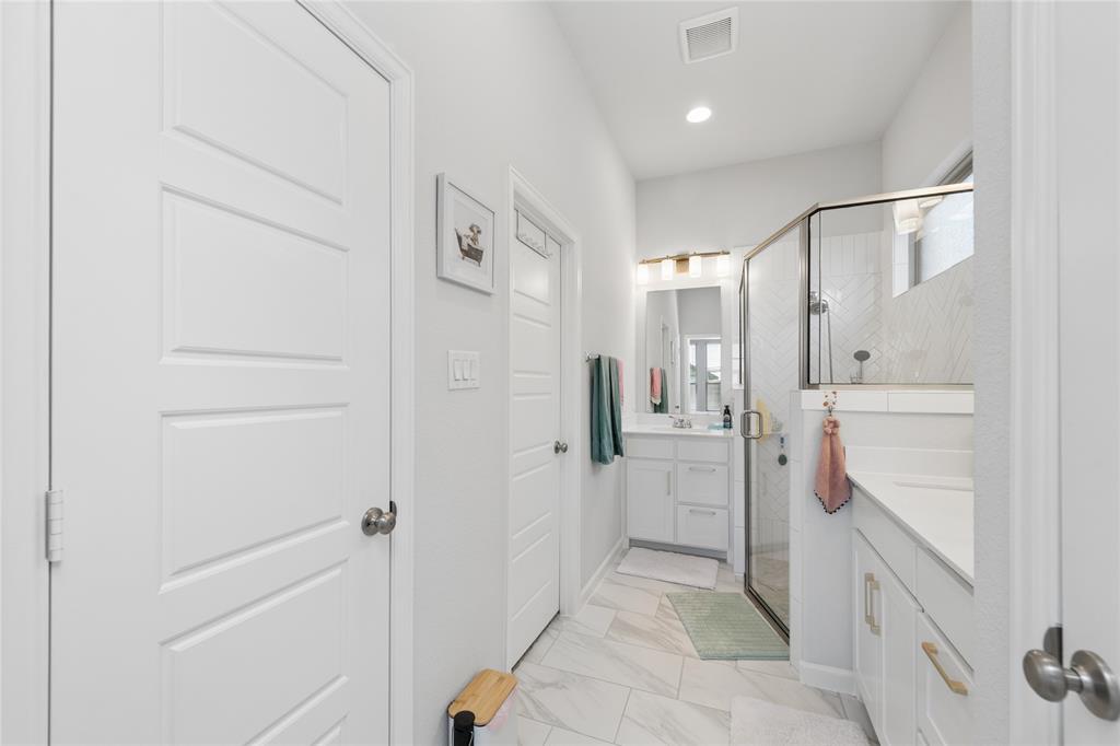 9108 Winding Creek Drive Property Photo 18