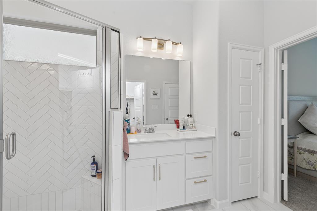 9108 Winding Creek Drive Property Photo 19