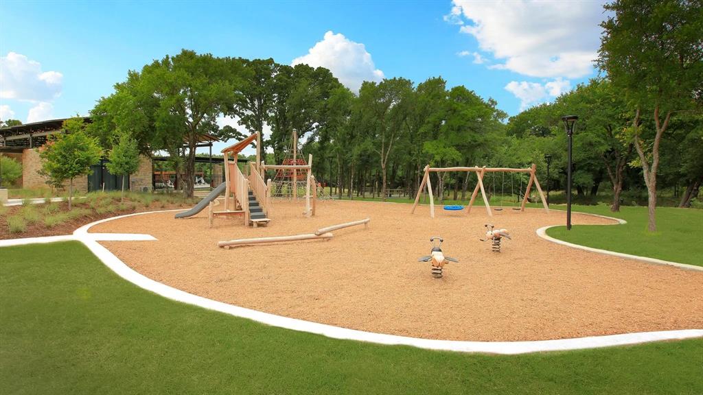 9108 Winding Creek Drive Property Photo 32