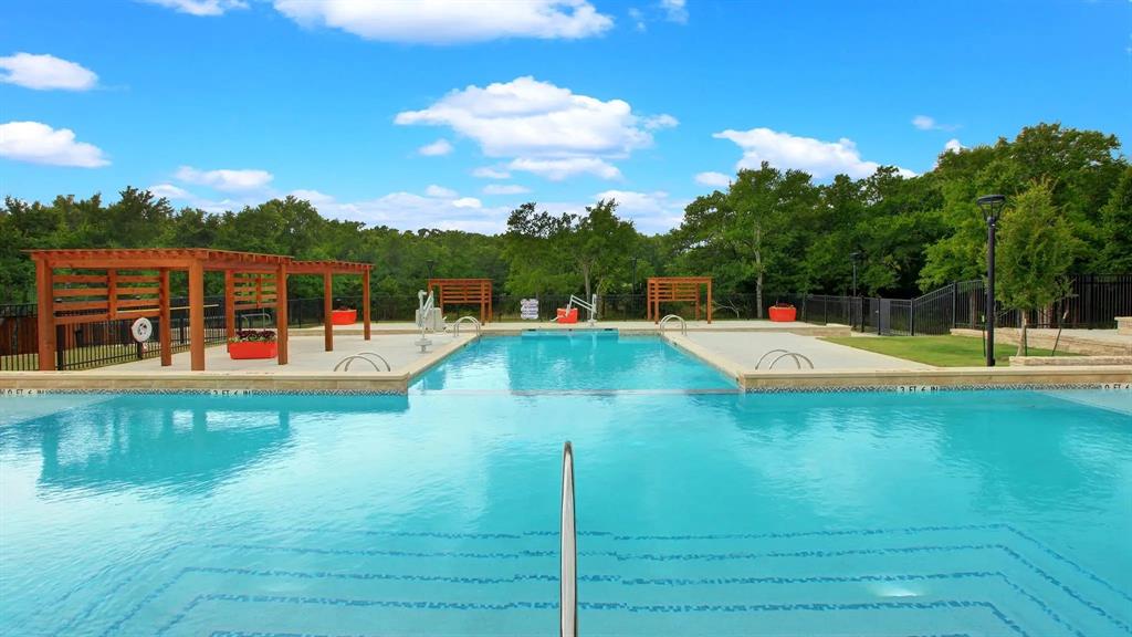 9108 Winding Creek Drive Property Photo 33