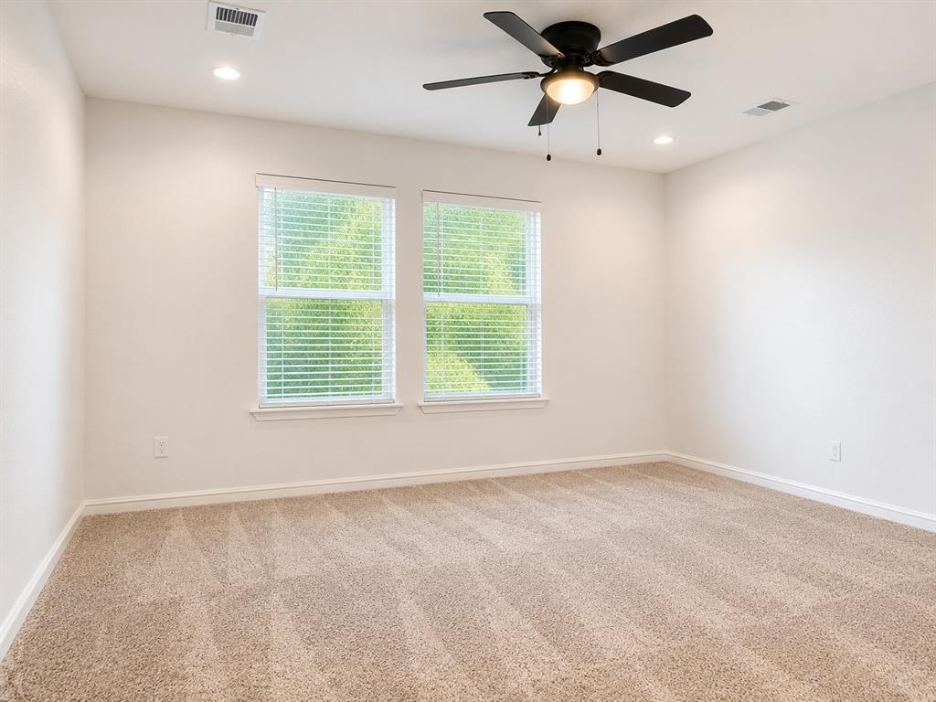 610 W Austin Street Property Photo 5