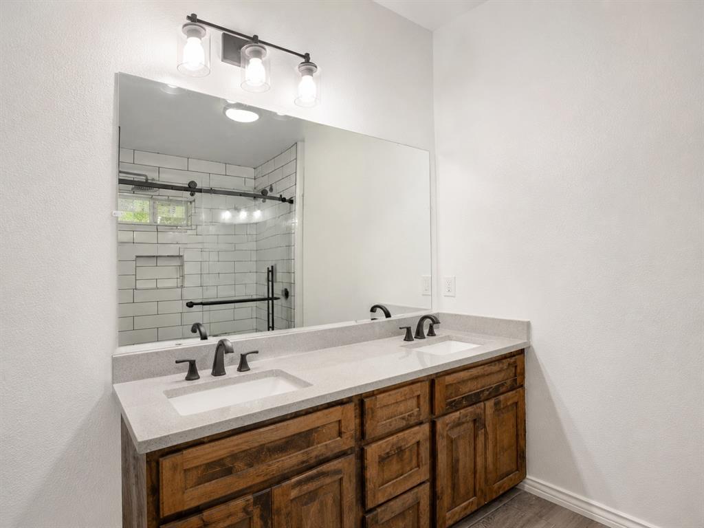 610 W Austin Street Property Photo 7