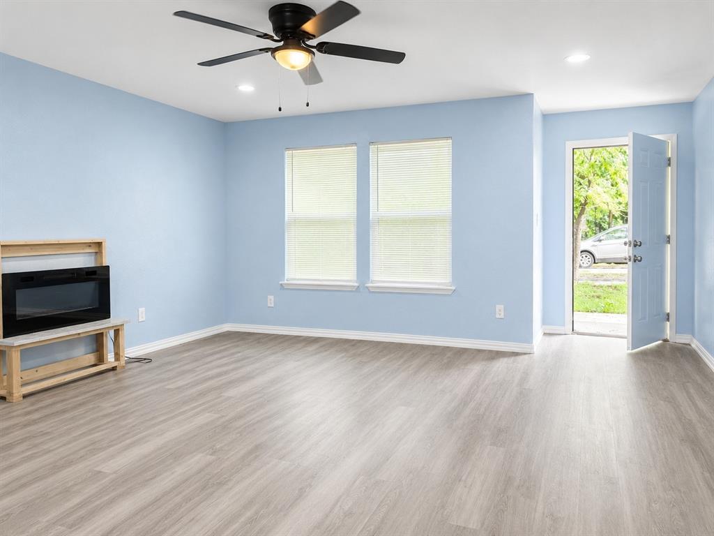 610 W Austin Street Property Photo 12