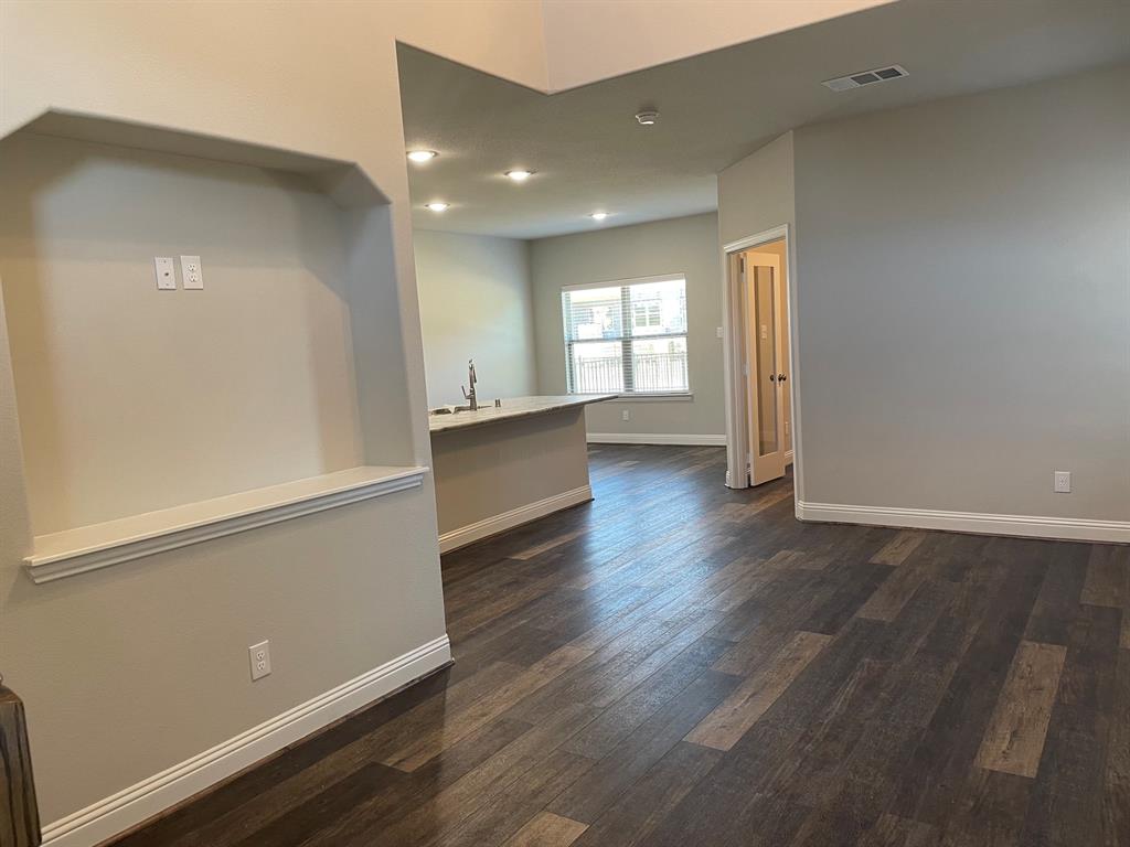 6810 Jade Drive Property Photo 3