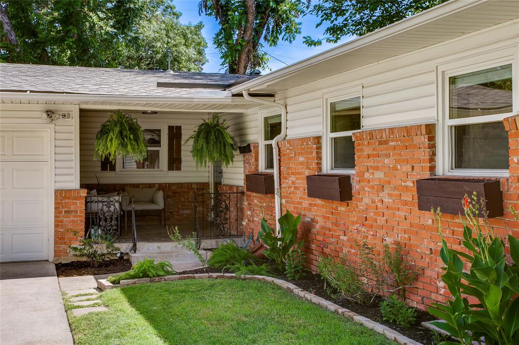 2627 W 10th Street