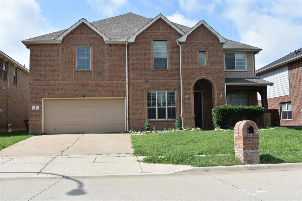 425 Crown Oaks Drive Property Photo 1