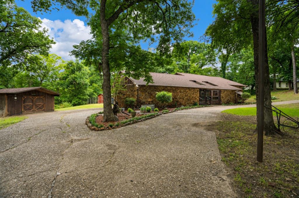 207 Shadowwood Trail Property Photo 1
