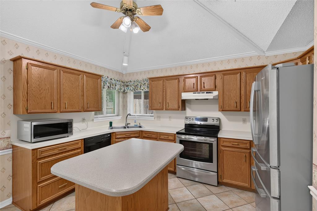 2204 Middle Creek Boulevard Property Photo 13