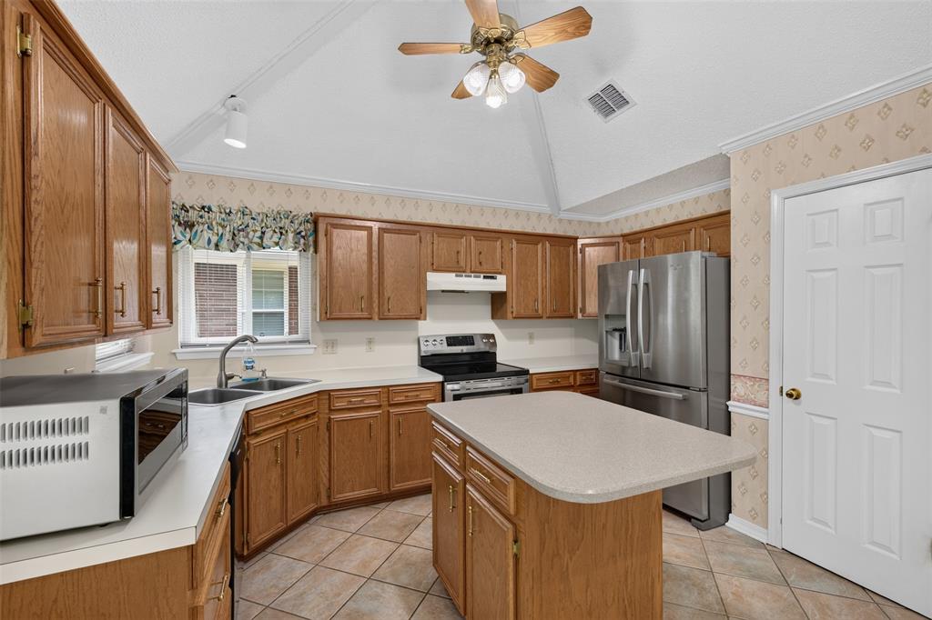 2204 Middle Creek Boulevard Property Photo 14