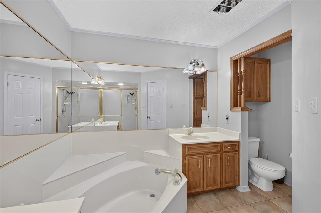 2204 Middle Creek Boulevard Property Photo 24