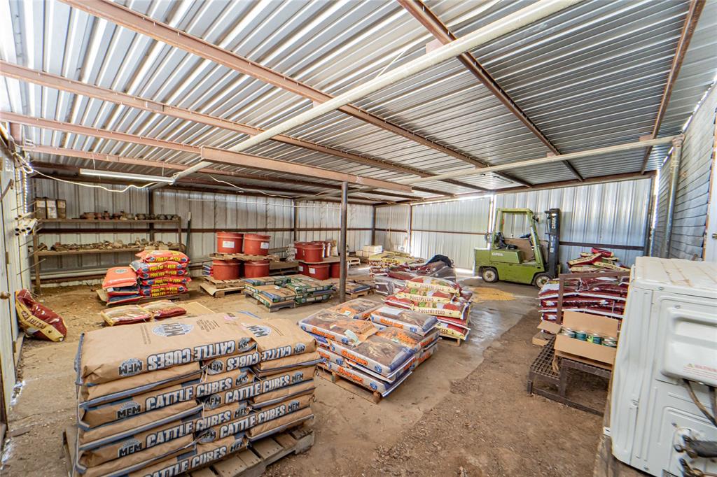 105 S Us Highway 183 Property Photo 5