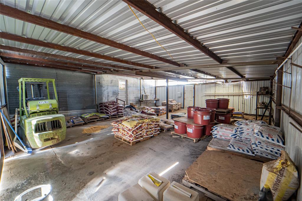 105 S Us Highway 183 Property Photo 6