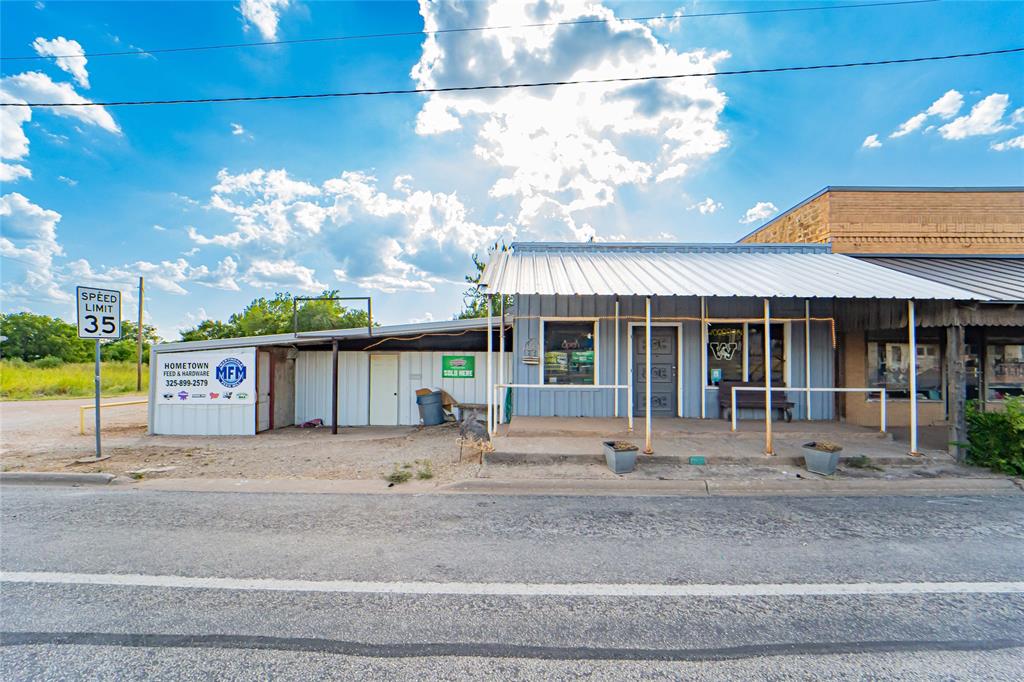 105 S Us Highway 183 Property Photo 16
