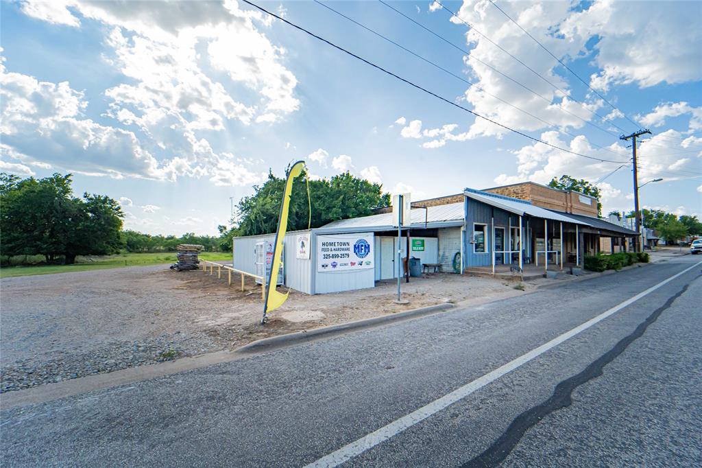 105 S Us Highway 183 Property Photo 17