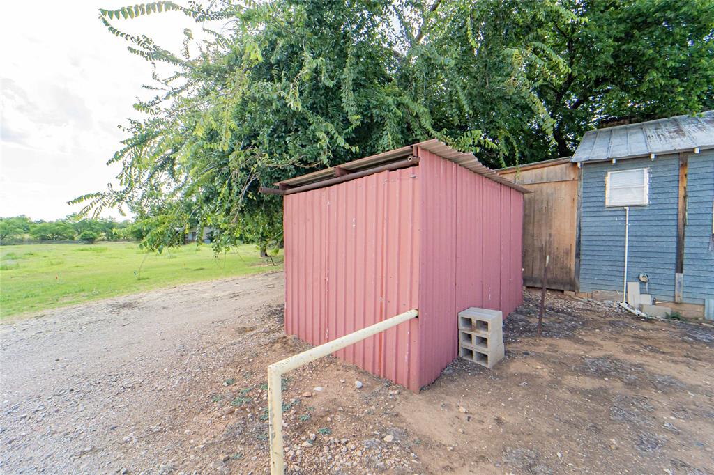 105 S Us Highway 183 Property Photo 20