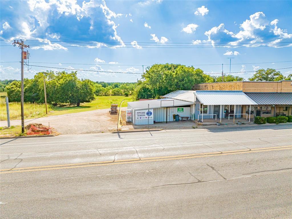 105 S Us Highway 183 Property Photo 23