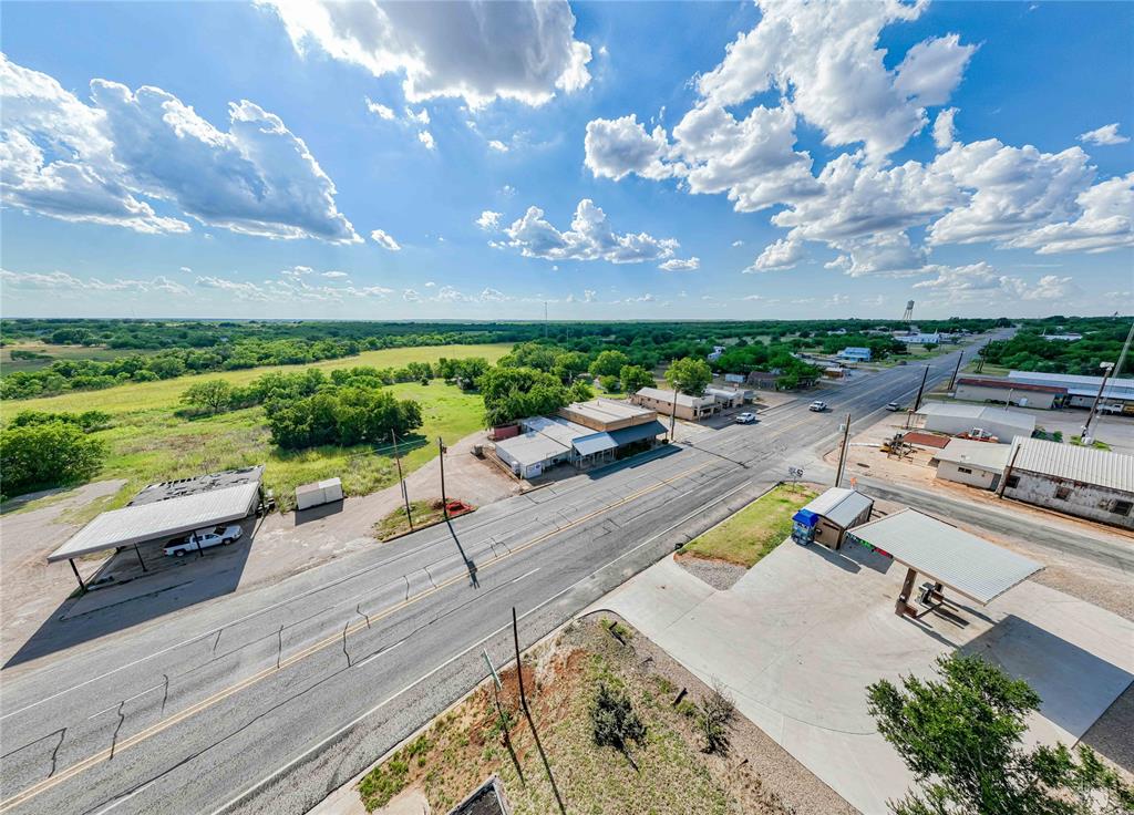 105 S Us Highway 183 Property Photo 25