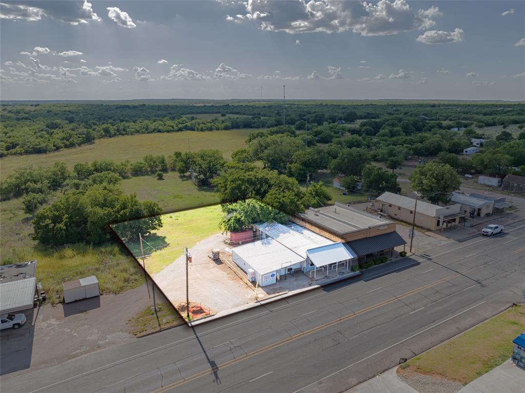 105 S Us Highway 183 Property Photo 26