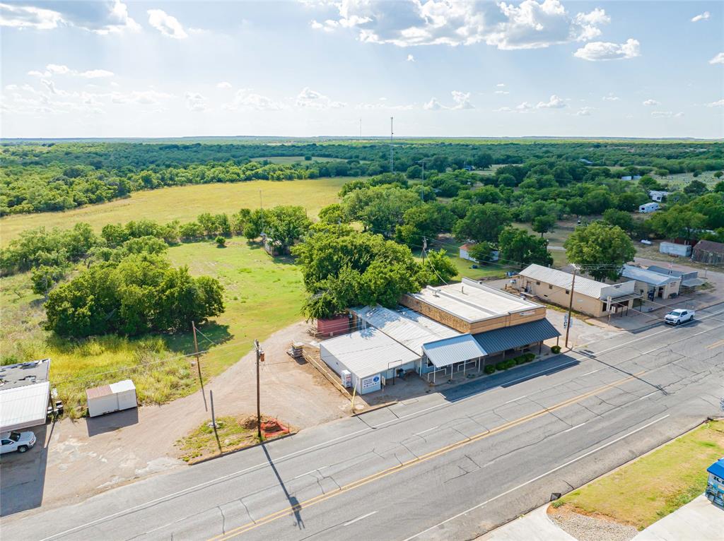 105 S Us Highway 183 Property Photo 27
