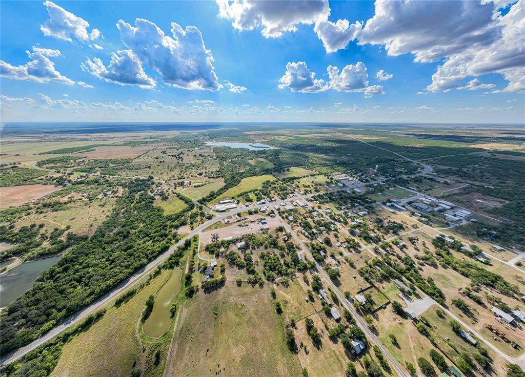 105 S Us Highway 183 Property Photo 32