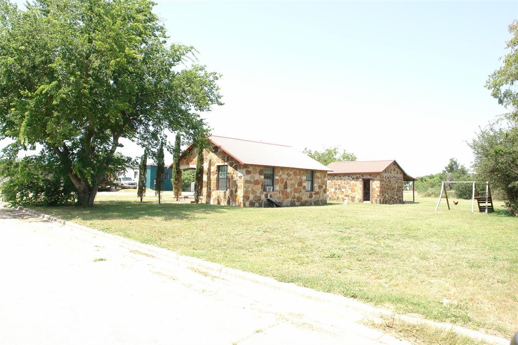 1006 S Bluffton Property Photo 1