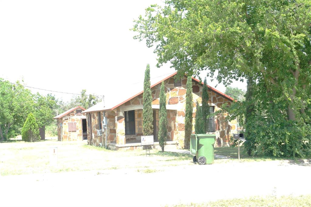 1006 S Bluffton Property Photo 2