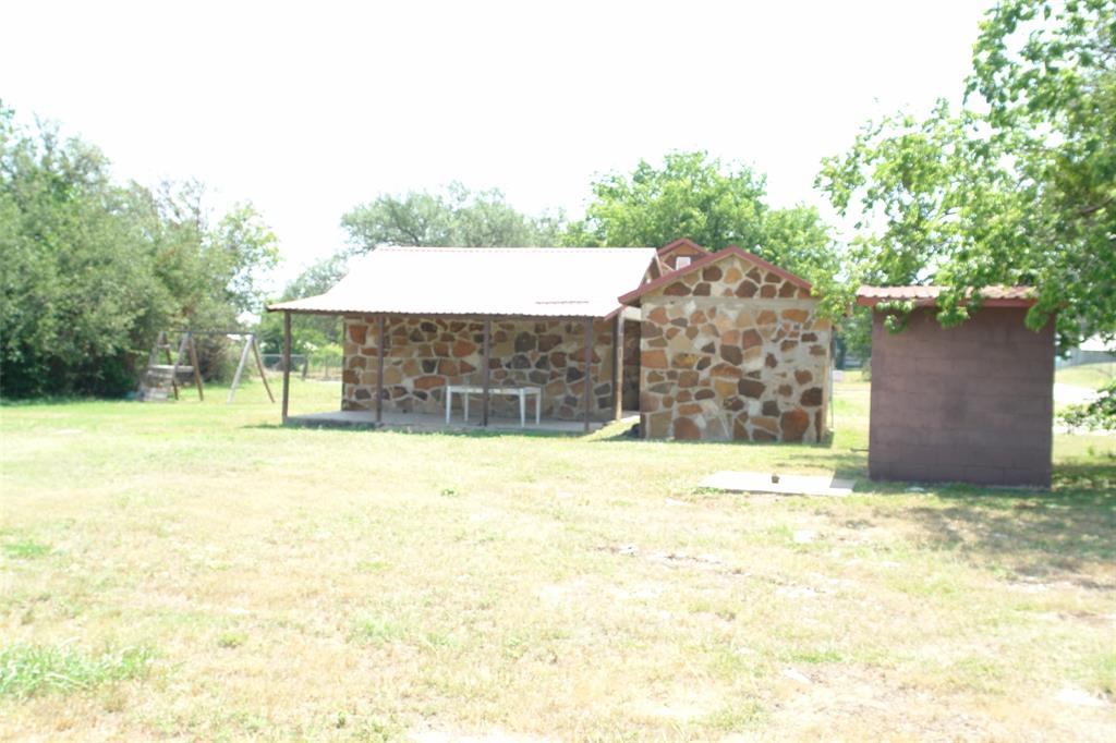 1006 S Bluffton Property Photo 3
