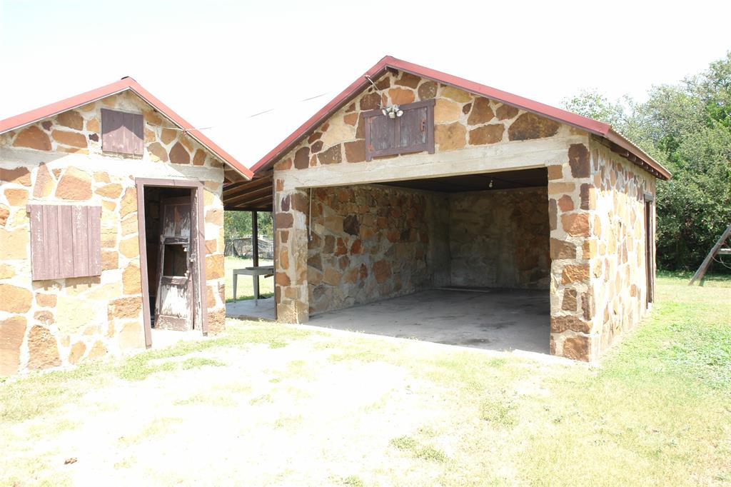 1006 S Bluffton Property Photo 6
