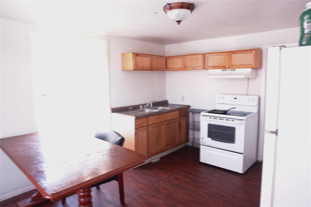 1006 S Bluffton Property Photo 8