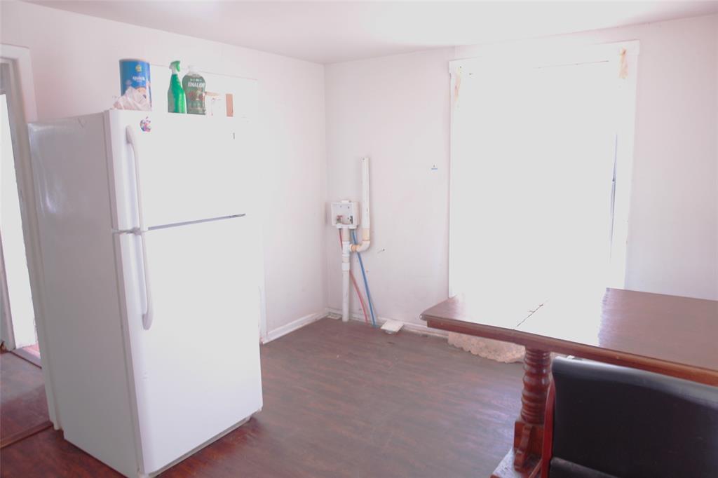 1006 S Bluffton Property Photo 9