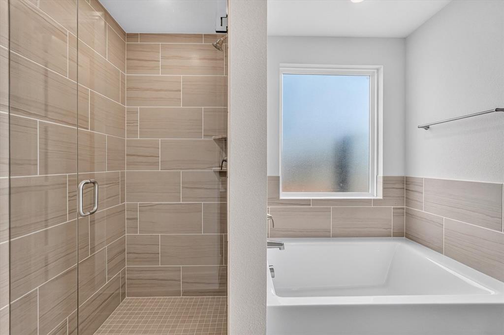 7526 Epiphany Way Property Photo 14
