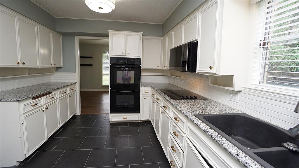606 Queens Road Property Photo 4