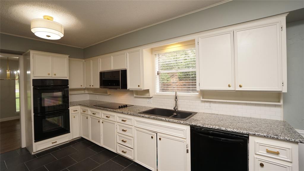606 Queens Road Property Photo 5