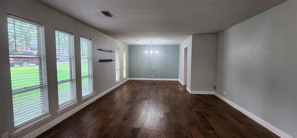 606 Queens Road Property Photo 8