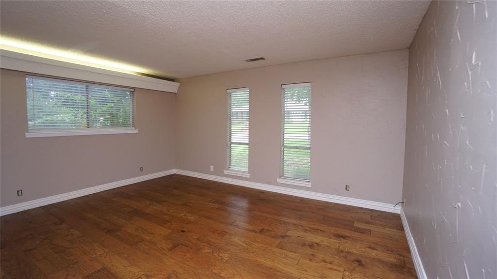 606 Queens Road Property Photo 16