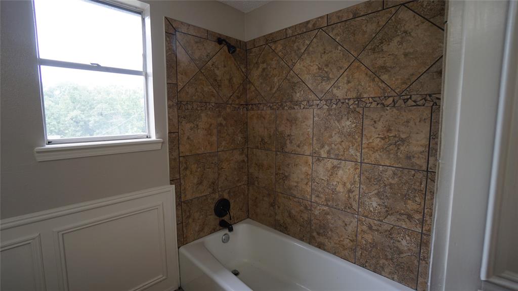 606 Queens Road Property Photo 26