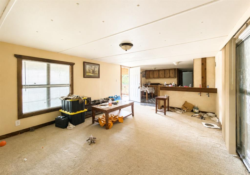 158 County Road 1813 Property Photo 4