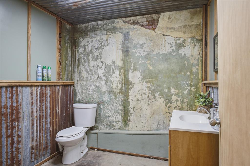 1121 Main Street Property Photo 18
