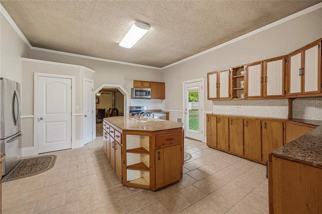 207 N Fisher Property Photo 8