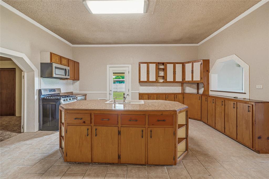 207 N Fisher Property Photo 9