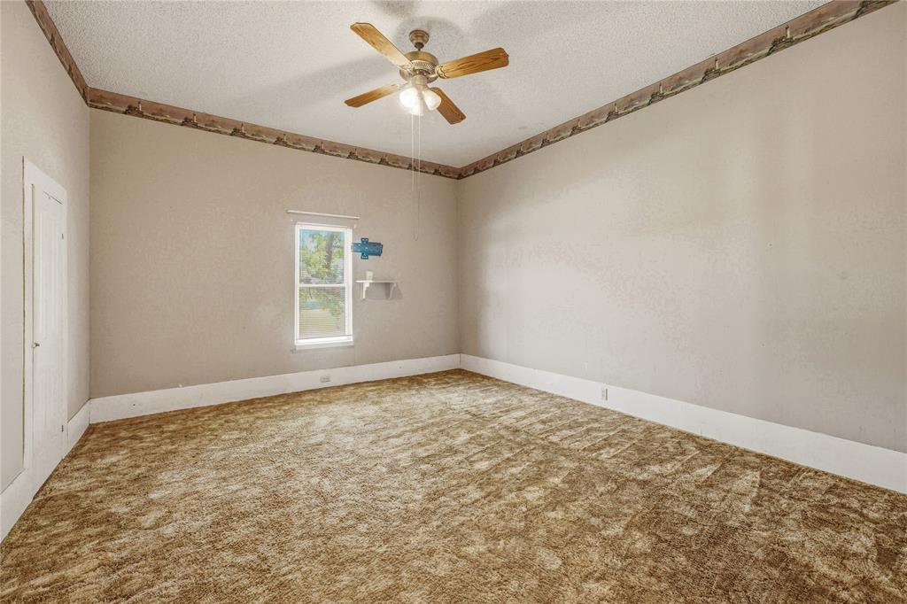 207 N Fisher Property Photo 16