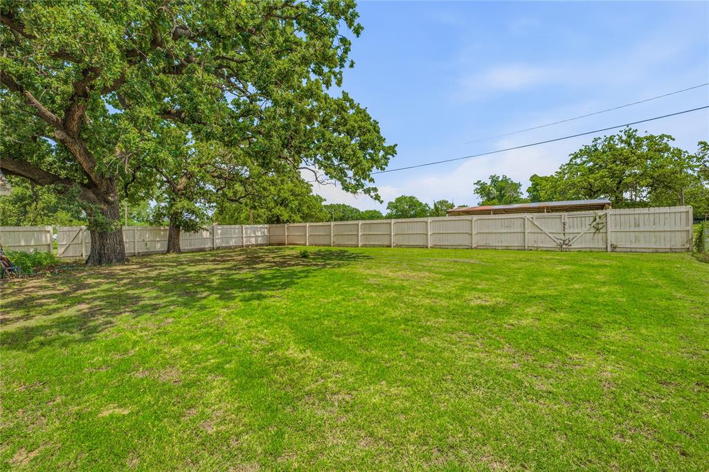 207 N Fisher Property Photo 28