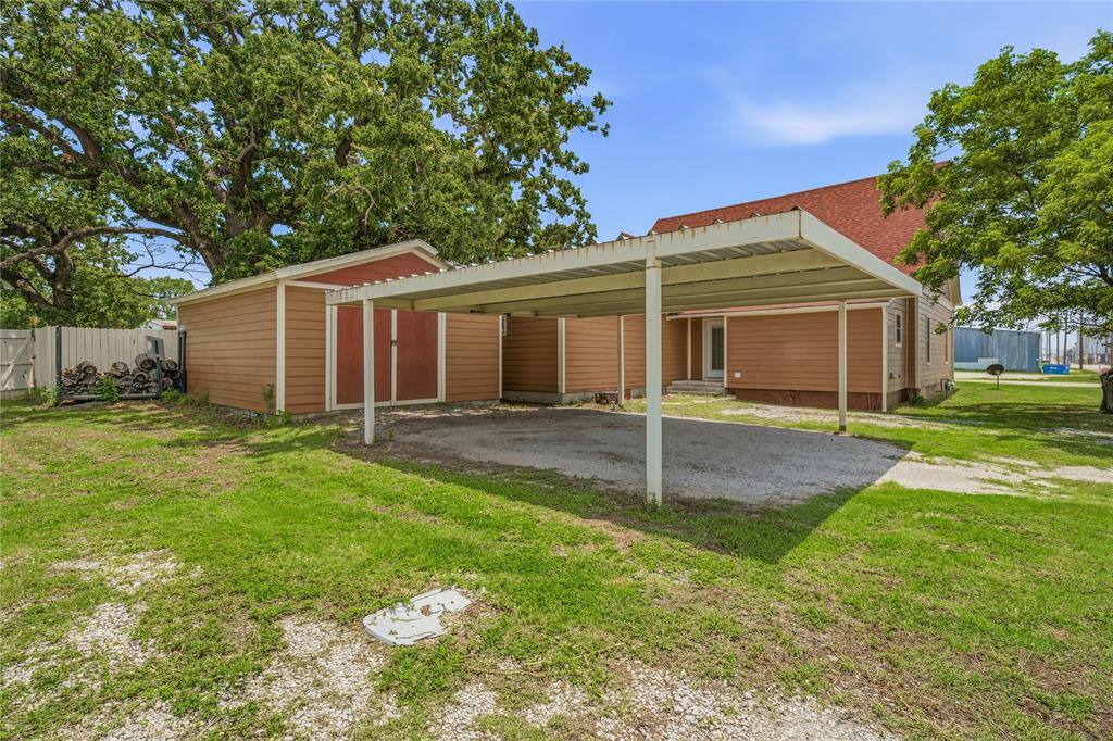 207 N Fisher Property Photo 31