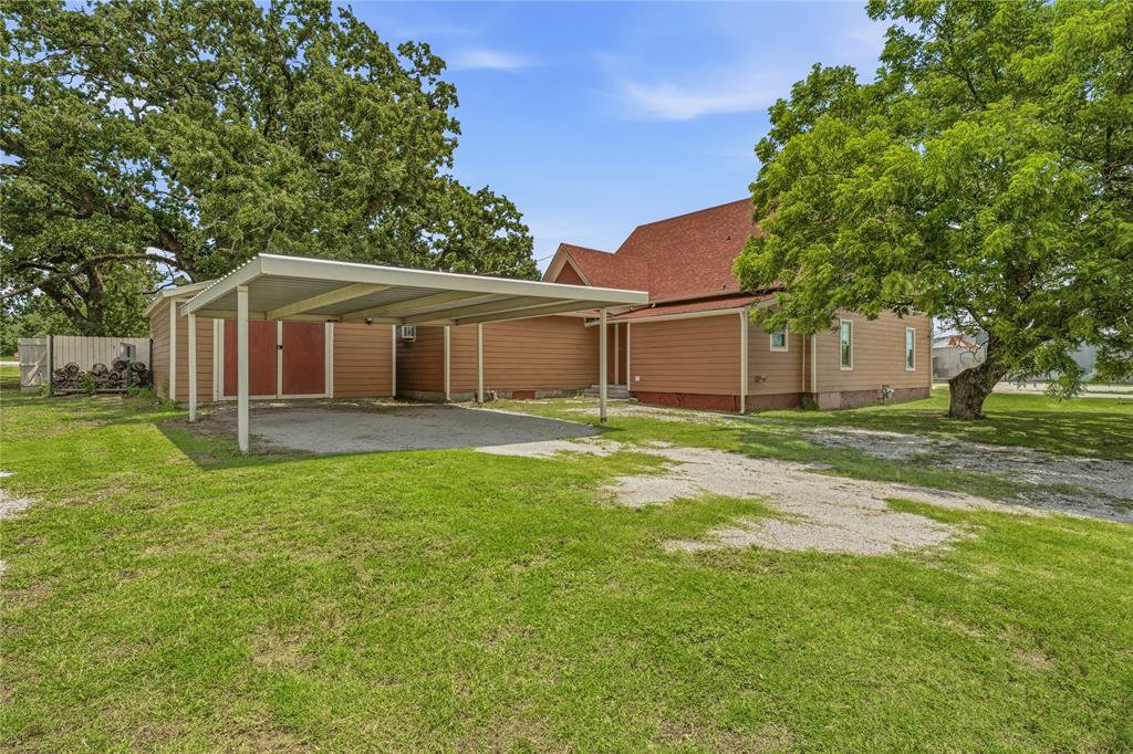 207 N Fisher Property Photo 32