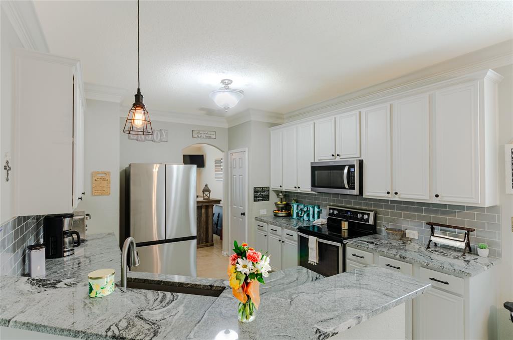 1422 Autumnmist Drive Property Photo 7