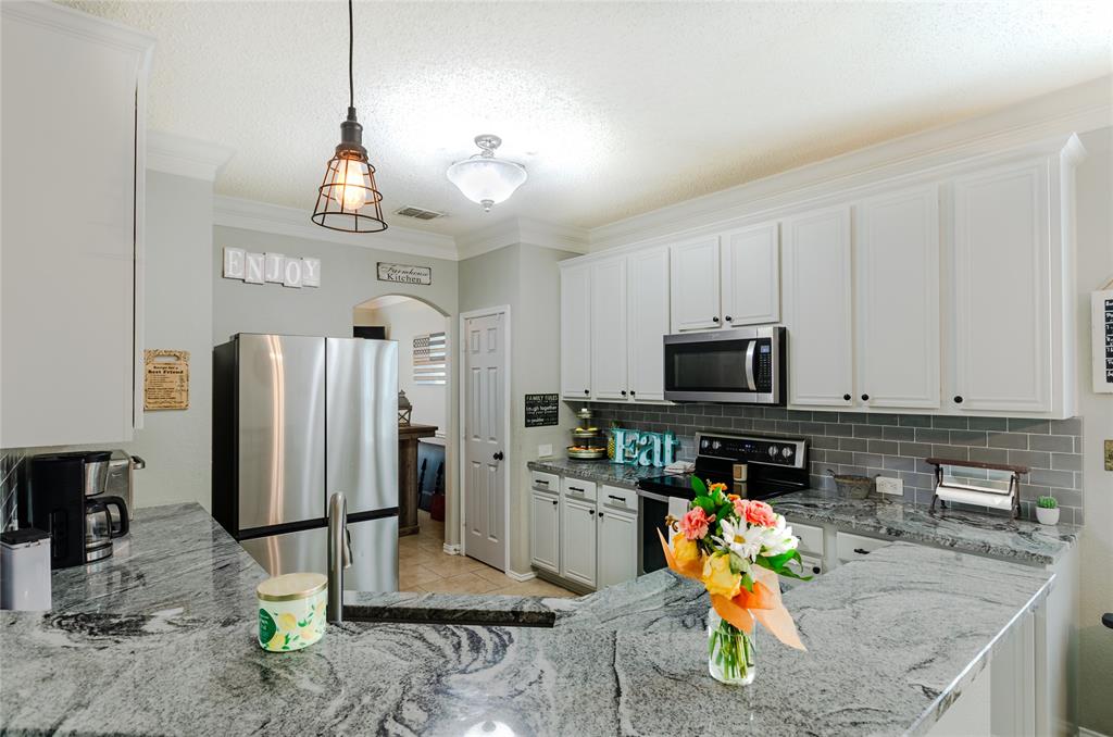 1422 Autumnmist Drive Property Photo 8