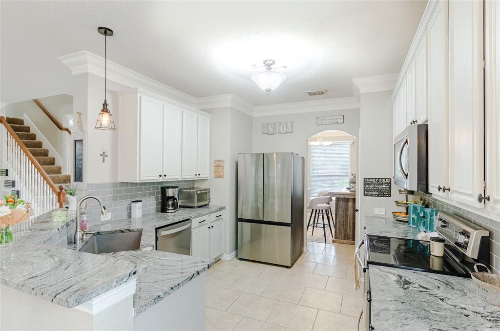 1422 Autumnmist Drive Property Photo 10