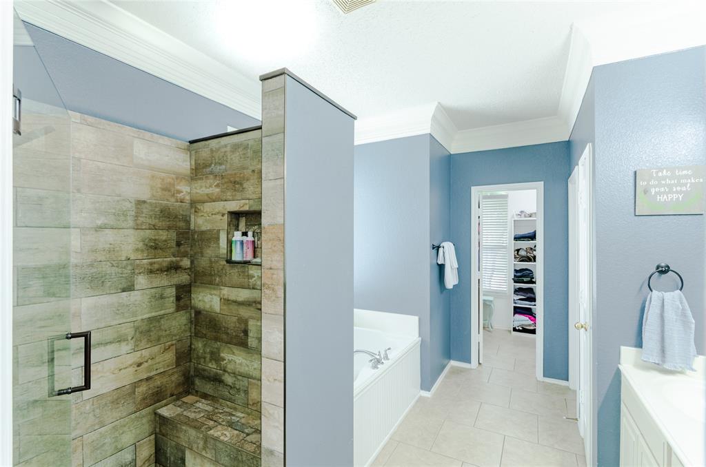 1422 Autumnmist Drive Property Photo 21
